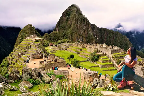Ciudadela de Machupicchu y pobladores