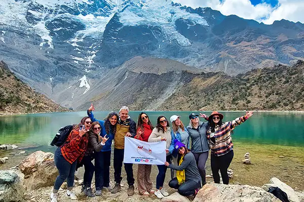 La Laguna Turquesa de Humantay